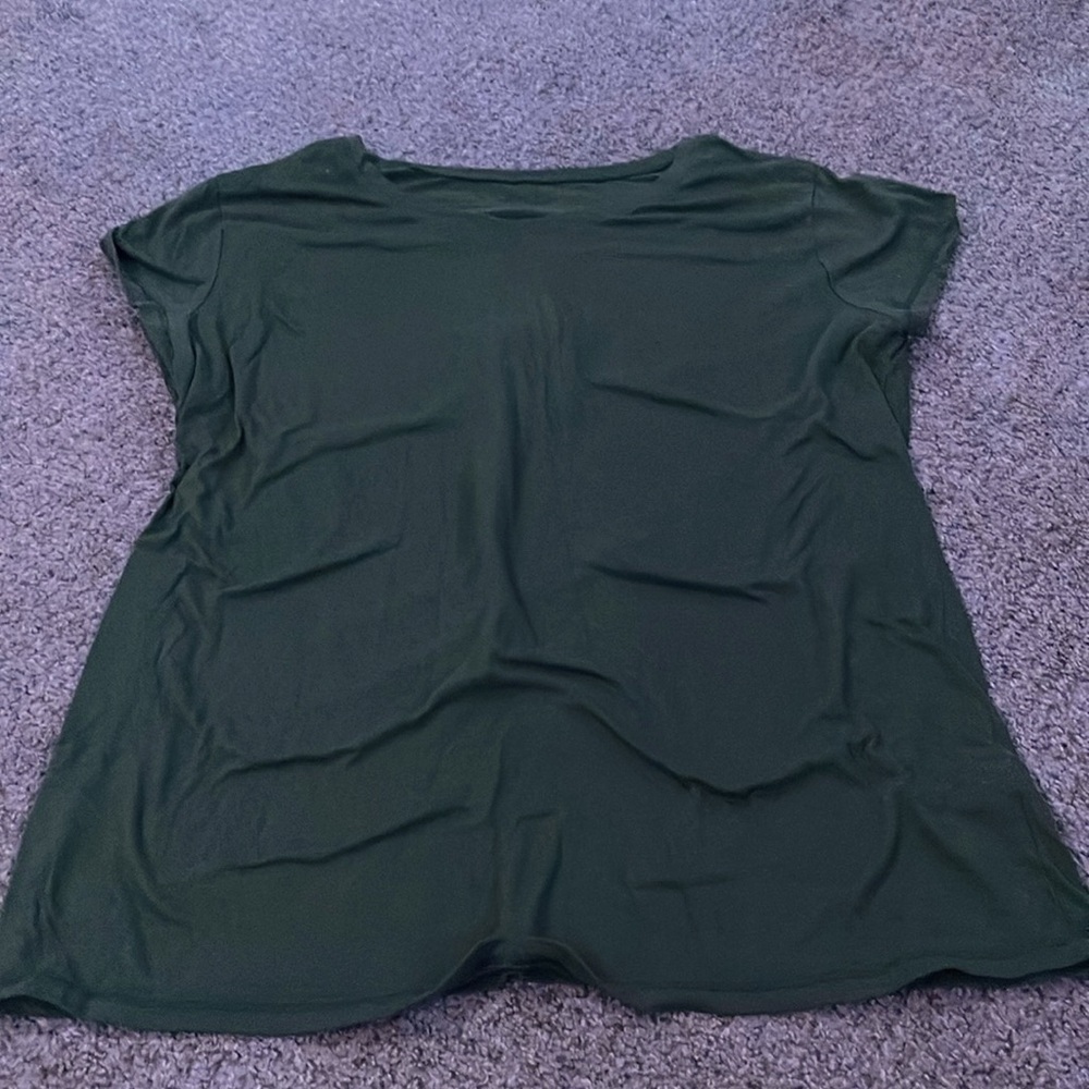 Navy green tee